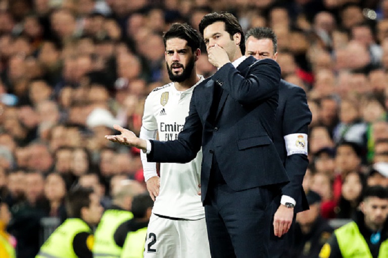  (L-R) Isco of Real Madrid, coach Santiago Solari of Real Madrid during the La Liga Santander match between Real Madrid v FC Barcelona at the Santiago Bernabeu on March 2, 2019 in Madrid Spain. PHOTO/GettyImages