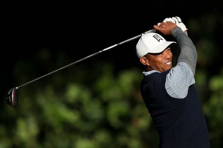   Tiger Woods hits a tee shot from the 12th hole during the third round of the Genesis Open at Riviera Country Club on February 16, 2019 in Pacific Palisades, California. PHOTO/AFP
