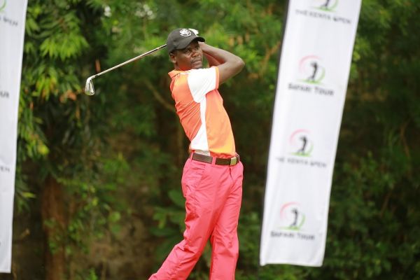  Royal Nairobi Golf Club’s Erick Ooko in action in a past Safari Tour Golf Series. PHOTO/ SPN