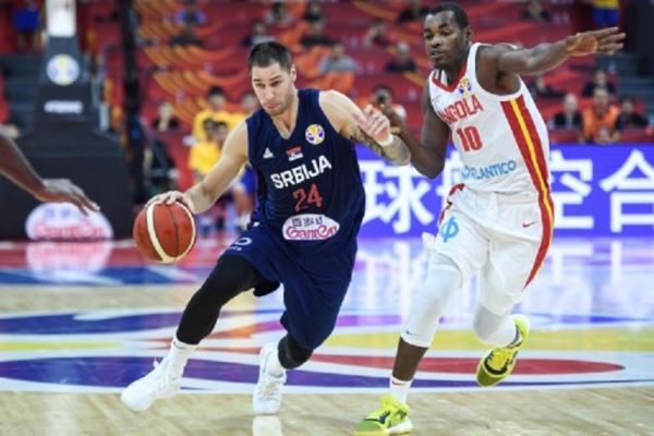 Stefan Jovic (L) of Serbia competes during the group D match between Angola and Serbia at the FIBA Basketball World Cup 2019 in Foshan, south China's Guangdong Province, on Aug. 31, 2019.PHOTO/ GETTY IMAGES