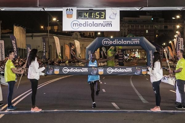 Abel Kipchumba wins the Valencia 15km Banco Mediolanum. PHOTO/IAAF