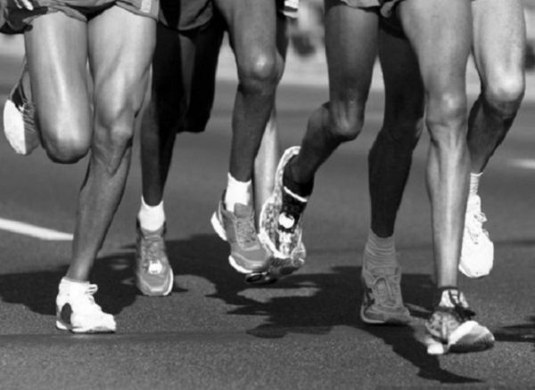 Athletes legs during a marathon.PHOTO/GOOGLE.COM