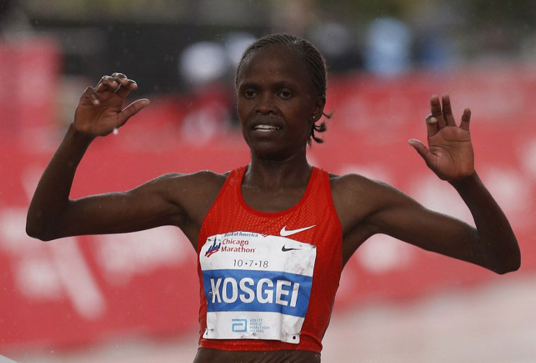 Brigid Kosgei of Kenya wins the women's title at the Chicago Marathon in Chicago, October 7, 2018. PHOTO/AFP