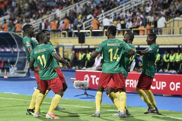 Cameroon's players celebrate their second goal during the 2019 Africa Cup of Nations (CAN) football match between Cameroon and Guinea-Bissau at the Ismailia Stadium on June 25 , 2019.PHOTO/ AFP