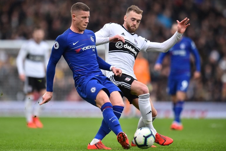 Chelsea's English midfielder Ross Barkley (L) vies with Fulham's English defender Calum Chambers (R) during the English Premier League football match between Fulham and Chelsea at Craven Cottage in London on March 3, 2019. PHOTO / AFP