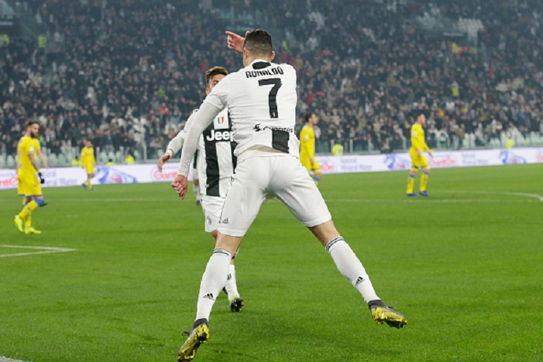 Cristiano Ronaldo of Juventus Celebrates 3-0 with Paulo Dybala of Juventus during the Italian Serie A match between Juventus v Frosinone at the Allianz Stadium on February 15, 2019 in Turin Italy.PHOTO/GETTY IMAGES