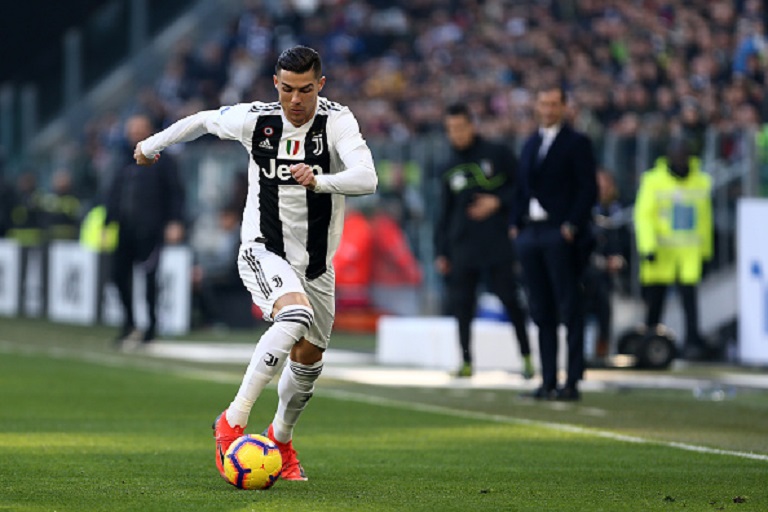 Cristiano Ronaldo of Juventus FC in action during the Serie A football match between Juventus Fc and Uc Sampdoria. Juventus Fc wins 2-1 over Uc Sampdoria. PHOTO/AFP