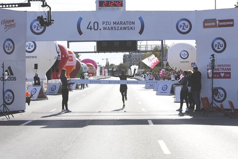 Dennis Metto approaches the tape to win the 2018 Warsaw Marathon on Sunday, September 29, 2018. PHOTO/Organisers