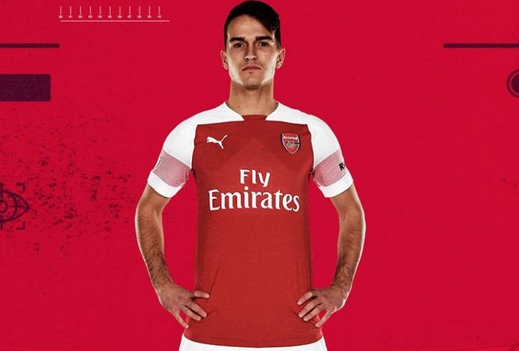 Dennis Suarez in Arsenal colours for the first time.PHOTO/ARSENAL FC