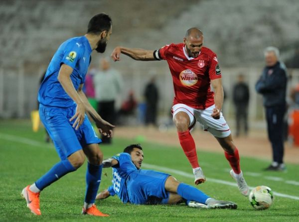 Etoile du Sahel's forward Yassine Chikhaoui (R) vies Zamalek's forward Youssef Mohamed Ibrahim (C) and Hamdi Naggaz (L) during the CAF Confederation Cup semi-final football match between Egypt's Zamalek and Tunisia'sEtoile du Sahel at Sousse Olympic Stadium in Sousse, Tunisia on May 5, 2019. PHOTO | AFP