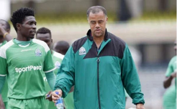 Gor Mahia coach Steve Pollack (right) chats with defender Wellington Ochieng (left) during their training session at Moi International Sports Centre, Kasarani on August 24, 2019 on the eve of their Caf Champions League return leg against Aigle Noir of Burundi on August 25, 2019. PHOTO | NATION MEDIA GROUP