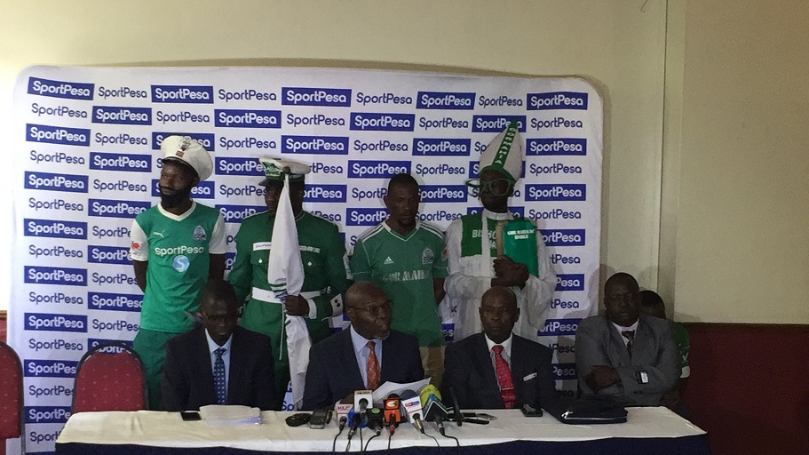 Gor Mahia FC chairman Ambrose Rachier (second from left) addresses the media during a press conference at a hotel in Nairobi on Monday, November 26. PHOTO/SPN