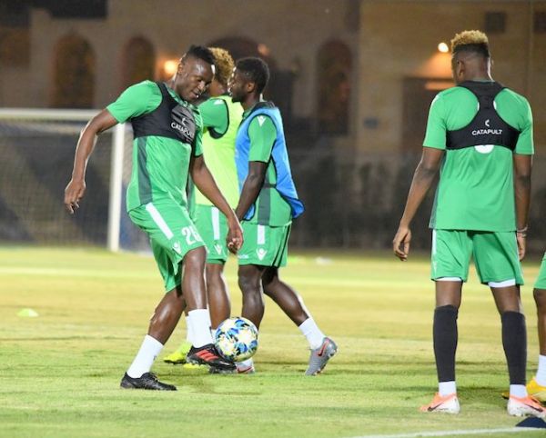 Harambee Stars captain, Victor Wanyama (left) controls a ball during their first training session in Cairo on Wednesday, June 19, 2019 after arriving in Egypt for the 2019 CAF Africa Cup of Nations. PHOTO/Courtesy/FKF