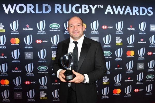 Irish national team captain Rory Best poses with the trophy of the World Rugby Team of the Year during the World Rugby Awards on November 25, 2018 at the Monte-Carlo Sporting Club in Monaco. PHOTO | AFP