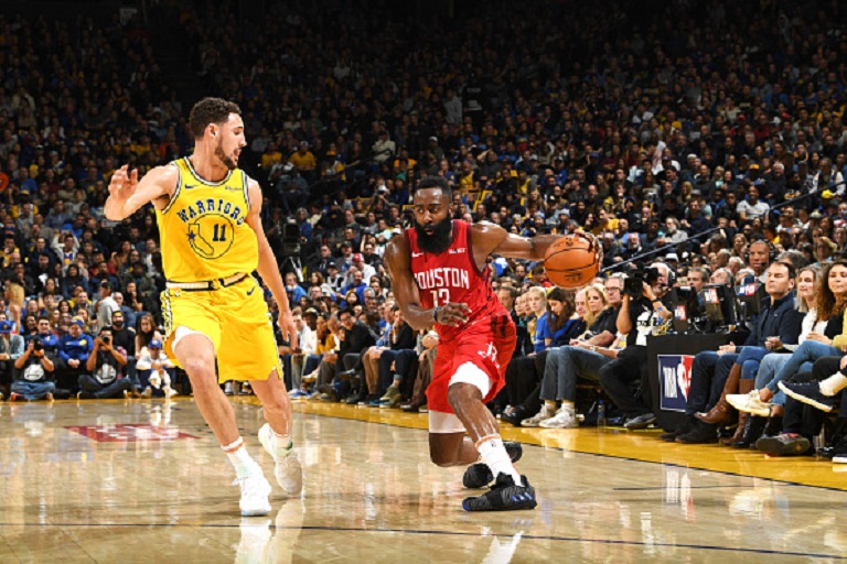 James Harden #13 of the Houston Rockets handles the ball against the Golden State Warriors on January 3, 2019 at ORACLE Arena in Oakland, California. PHOTO/AFP