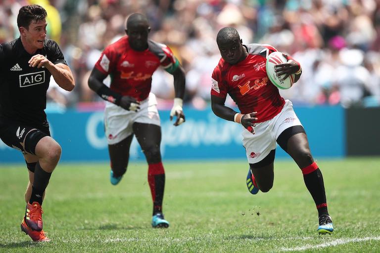 Kenya's Jeff Otieno races away from the New Zealand defense on day two of the Cathay Pacific/ HSBC Hong Kong Sevens in Hong Kong on 6 April 2019. PHOTO/Mike Lee/KLC fotos for World Rugby