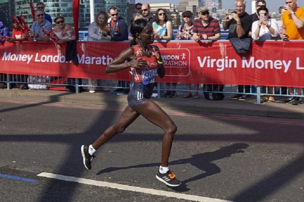 Kenya's Mary Keitany runs during the 2018 London Marathon in central London on April 22, 2018. PHOTO/ GETTY IMAGES
