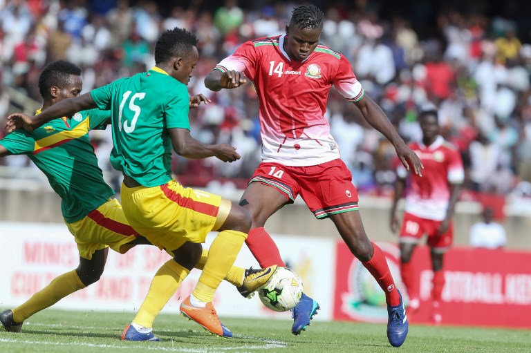Kenya's Michael Olunga (R) vies with Ethiopia's Antene Tesfaka (L) and Ashalew Tamene during the AFCON 2019 qualifier football match between Kenya and Ethiopia at Kasarani stadium in Nairobi, on October 14, 2018. PHOTO/AFP