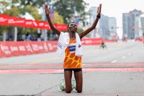 Kenya's Ruth Chepng'etich celebrates after winning the 2021 Chicago Marathon. PHOTO | World Athletics