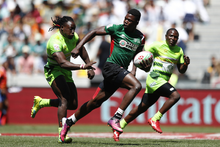 Kenya's Vincent Onyala cuts through the Zimbabwe defense on day two of the HSBC World Rugby Sevens Series in Cape Town on 9 December, 2018. PHOTO/Mike Lee - KLC fotos for World Rugby