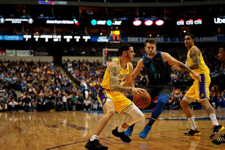 Lonzo Ball #2 of the Los Angeles Lakers handles the ball against the Dallas Mavericks on January 7, 2019 at the American Airlines Center in Dallas, Texas. PHOTO/GettyImages