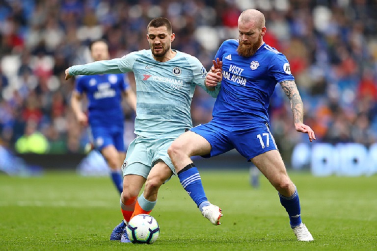 Mateo Kovacic of Chelsea battles for possession with cc during the Premier League match between Cardiff City and Chelsea FC at Cardiff City Stadium on March 31, 2019 in Cardiff, United Kingdom. PHOTO/ GETTY IMAGES