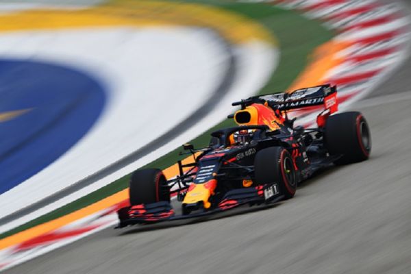 Max Verstappen of the Netherlands driving the (33) Aston Martin Red Bull Racing RB15 on track during practice for the F1 Grand Prix of Singapore at Marina Bay Street Circuit on September 20, 2019 in Singapore. PHOTO/GETTY IMAGES