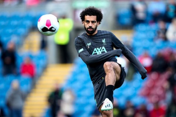 Mohamed Salah of Liverpool warms up prior to the Premier League match between Burnley FC and Liverpool FC at Turf Moor on August 31, 2019 in Burnley, United Kingdom. PHOTO/ GETTY IMAGES