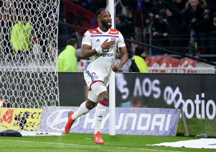 Moussa Dembele of Lyon celebrates his goal during the french Ligue 1 match between Olympique Lyonnais (OL, Lyon) and Paris Saint-Germain (PSG) at Groupama Stadium on February 3, 2019 in Decines near Lyon, France. PHOTO/GettyImages