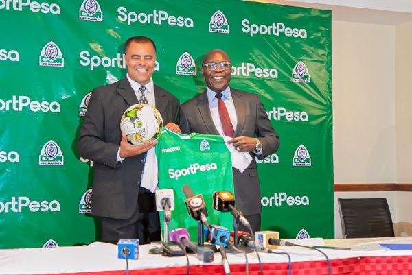 New Gor Mahia FC coach Steven George Pallock (left) poses with club chair Ambrose Rachier after he was unveiled as the new tactician in charge of the SportPesa Premier League champions on Thursday, August 8, 2019 in Nairobi. PHOTO | DUNCAN SIRMA | SPN