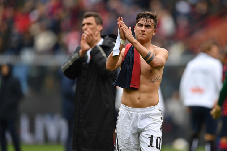 Paulo Dybala of Juventus salutes fans at the end of the Serie A match between Genoa CFC and Juventus at Stadio Luigi Ferraris on March 17, 2019 in Genoa, Italy. PHOTO/GETTY IMAGES