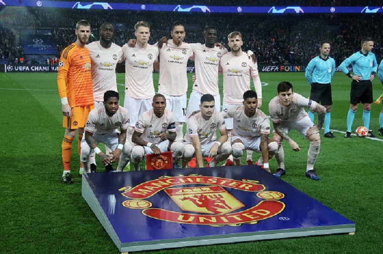 Players of Manchester United pose before the UEFA Champions League Round of 16 Second Leg match between Paris Saint-Germain (PSG) and Manchester United at Parc des Princes on March 6, 2019 in Paris. PHOTO/GettyImages