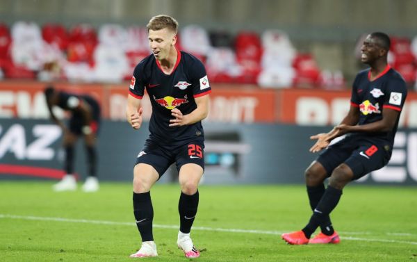 RB Dani Olmo, gesture, gesture, disappointment, disappointed, disappointment, disappointed, dissatisfied, RB Amadou Haïdara, Haidara, Sport: Soccer: 1.Bundesliga: season 19/20. PHOTO | AFP