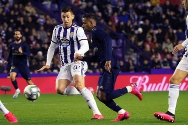 Real Madrid's Rodrygo (R) in action against Real Valladolid's Ruben Alcaraz (L) during a Spanish LaLiga soccer match between Real Valladolid and Real Madrid at the Jose Zorrilla stadium in Valladolid, Castilla Leon, Spain, 26 January 2020. PHOTO | AFP