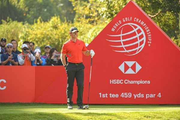 Rory McIlroy of Northern Ireland stands on the first tee during the second round of the World Golf Championships-HSBC Champions at Sheshan International Golf Club on November 1, 2019 in Shanghai, China.PHOTO/ GETTY IMAGES