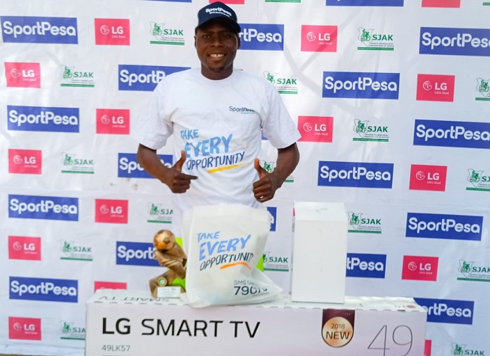 Sofapaka FC custodian, Justin Ndikumana after winning the SportPesa/SJAK Monthly Award for March in Nairobi on April 16, 2019.PHOTO/SPN