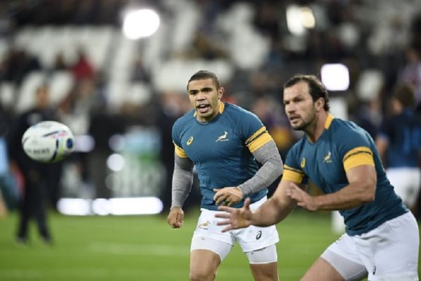 South Africa's wing Bryan Habana (C) and South Africa's hooker Bismarck du Plessis warm up before the bronze medal match of the 2015 Rugby World Cup between South Africa and Argentina at the Olympic Stadium, east London, on October 30, 2015. PHOTO/GETTY IMAGES