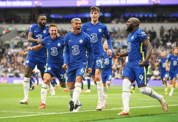 Thiago Silva celebrates his goal with Romelu Lukaku and Cesar Azpilicueta during the Premier League match at the Tottenham Hotspur Stadium.