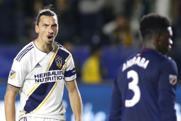 Zlatan Ibrahimovic #9 of Los Angeles Galaxy reacts after scoring a game during the second half of a game against the New England Revolution at Dignity Health Sports Park on June 02, 2019 in Carson, California.PHOTO/AFP