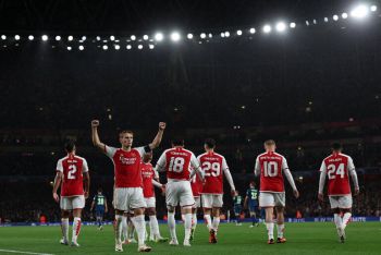 Arsenal crush PSV on perfect Champions League return