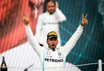 Formula 1: Lewis Hamilton Atangaza Nia Ya Kuendelea Kudumu Ndani Ya 