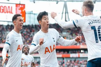 Jorginho blunder helps Spurs rescue derby draw at Arsenal, Liverpool cut City's lead