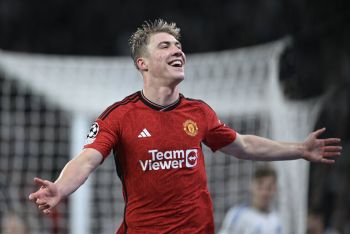 Hojlund makes Premier League history as Man Utd hold off Luton